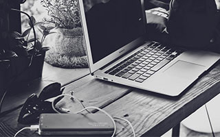 爱游戏体育app-雄鹿完封雷霆，全明星赛前哨战中字母哥三分雨不断，雄鹿官宣字母哥伤情